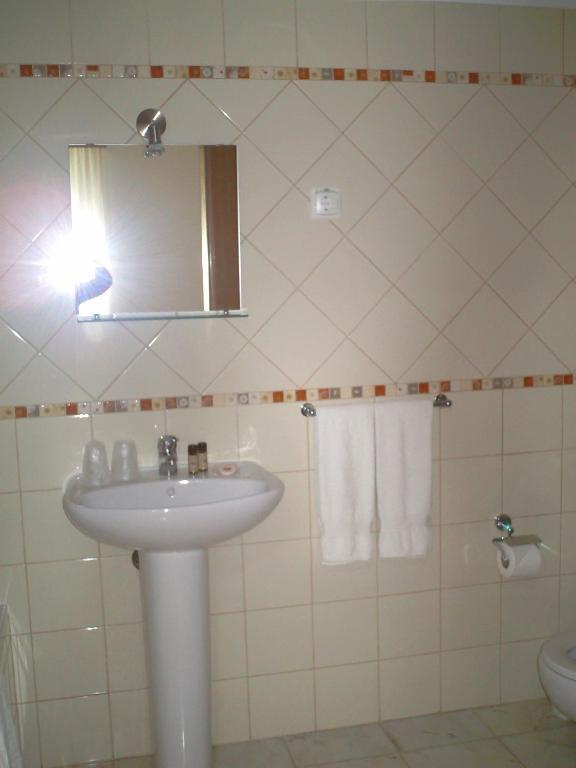 Hotel Serafim Almodôvar Стая снимка